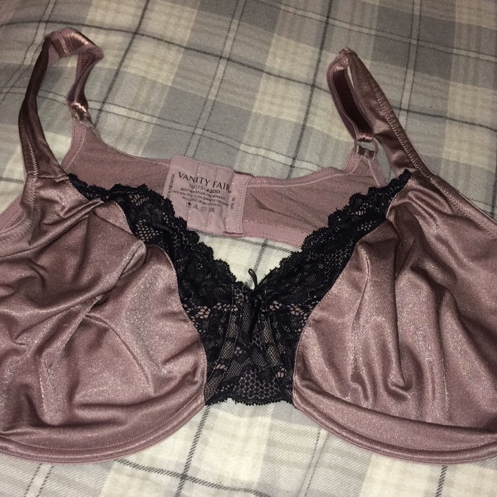 Vanity Fair 76013 shapes satin lace trim bra